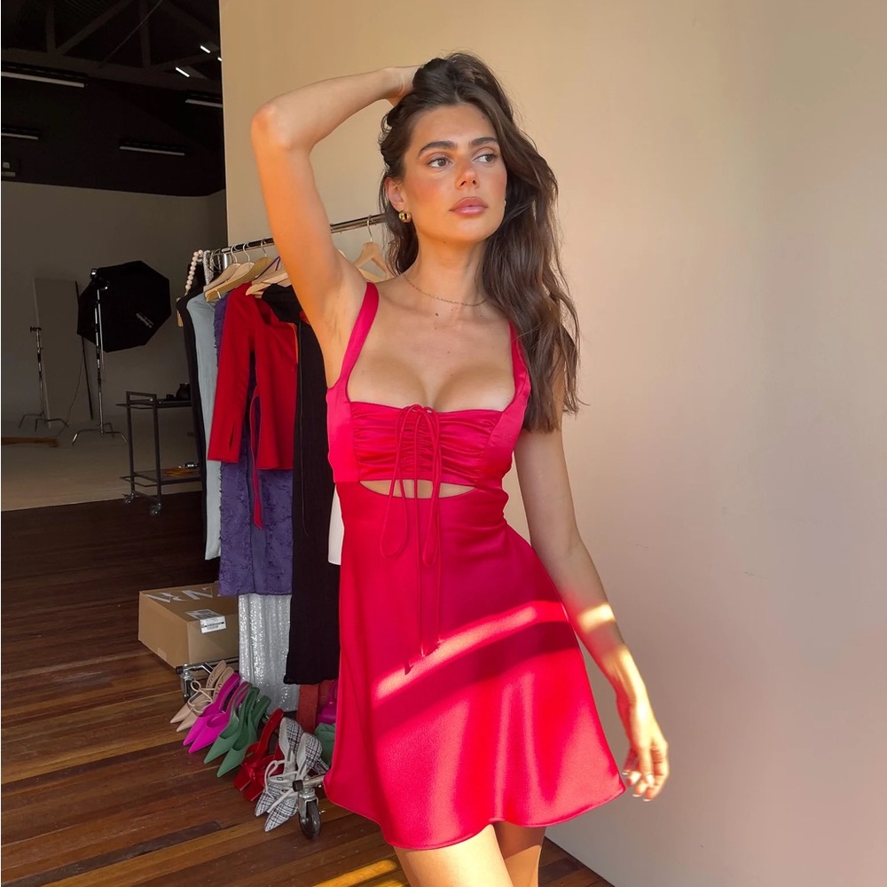 ❤️ arcina ori valentina mini dress ❤️
✨ size xs ✨